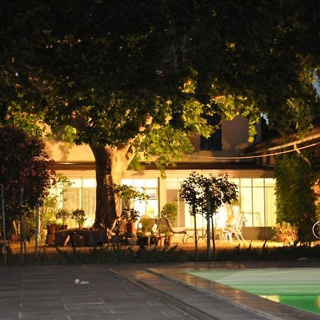 Готель La Ferme De Tonton Jules 2 Entraigues-sur-la-Sorgue Екстер'єр фото