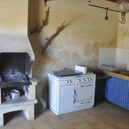 Готель La Ferme De Tonton Jules 2 Entraigues-sur-la-Sorgue Екстер'єр фото